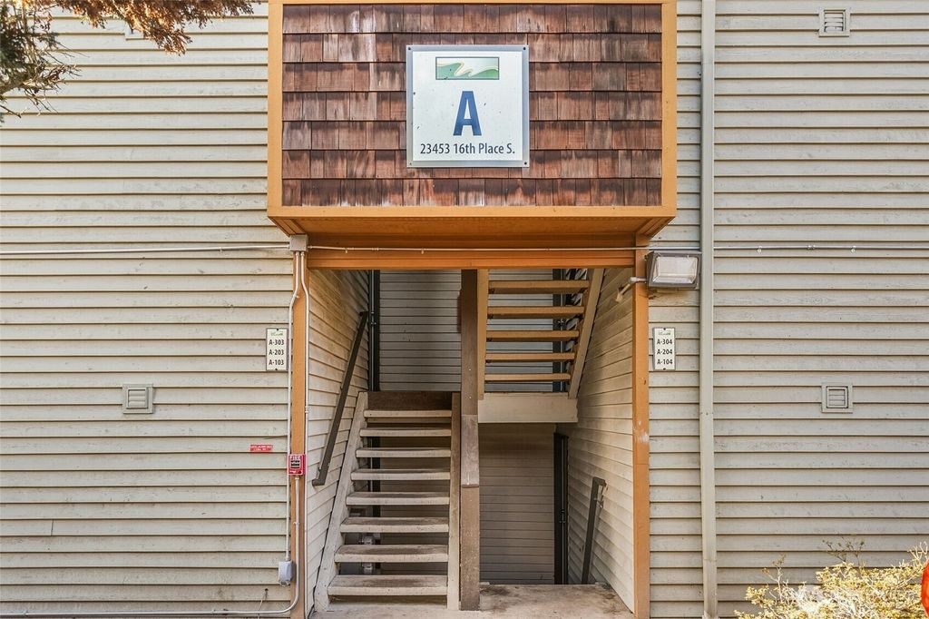 Photo of 23453 16th Avenue S #A304, Des Moines, WA 98198 (MLS # 2470595)