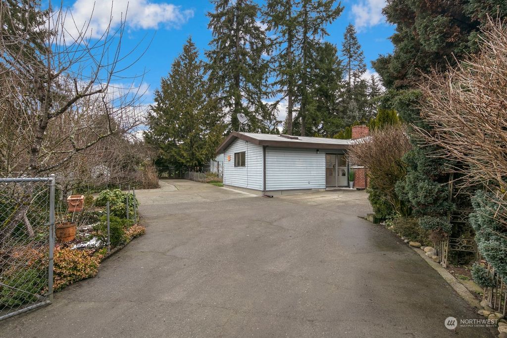 Photo of 13408 184th Avenue SE, Renton, WA 98059 (MLS # 2039370)