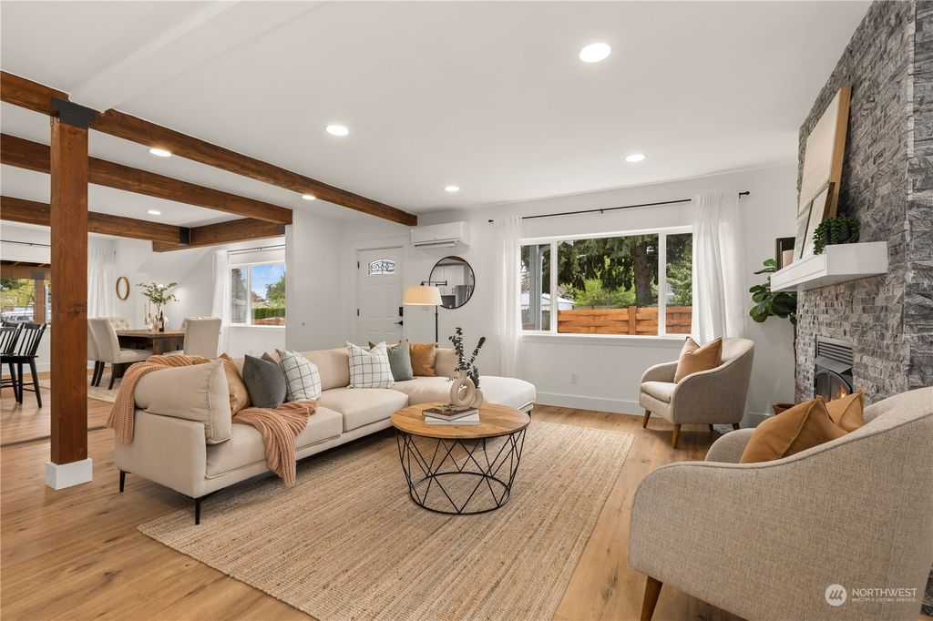 Photo of 216 SW 104th Street, Seattle, WA 98146 (MLS # 2291385)