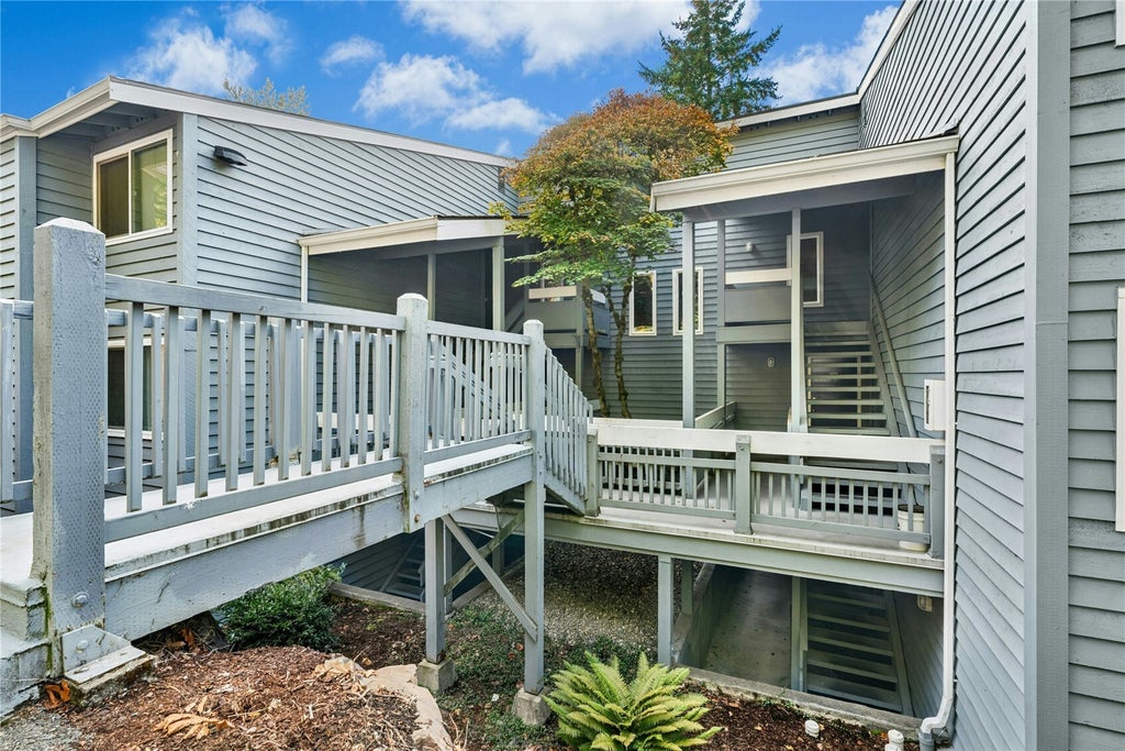 Photo of 9446 Redmond Woodinville Road NE #D223, Redmond, WA 98052 (MLS # 2594685)