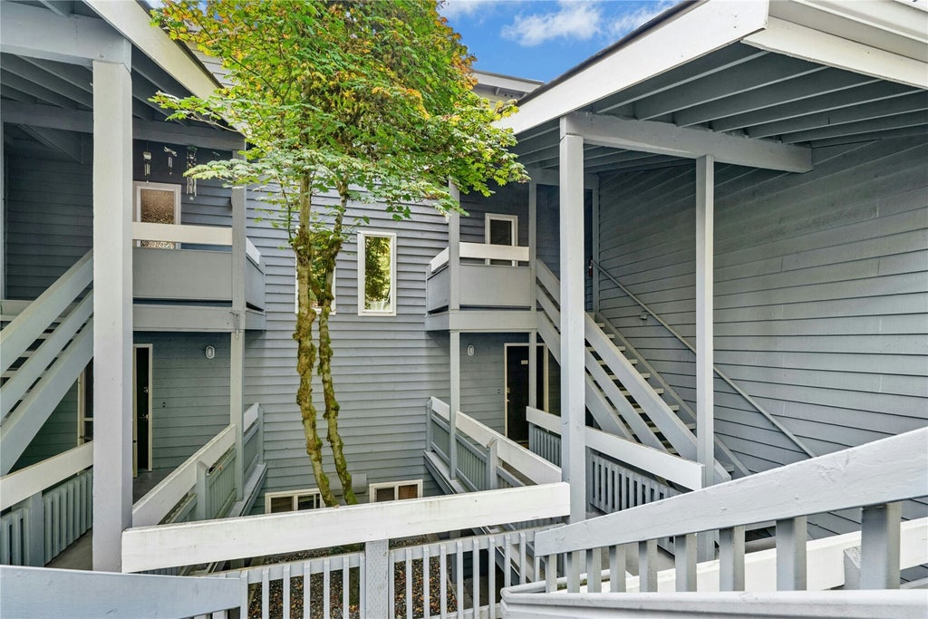 Photo of 9446 Redmond Woodinville Road NE #D223, Redmond, WA 98052 (MLS # 2594685)