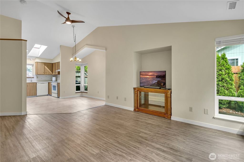 listing image 9367798681404479476