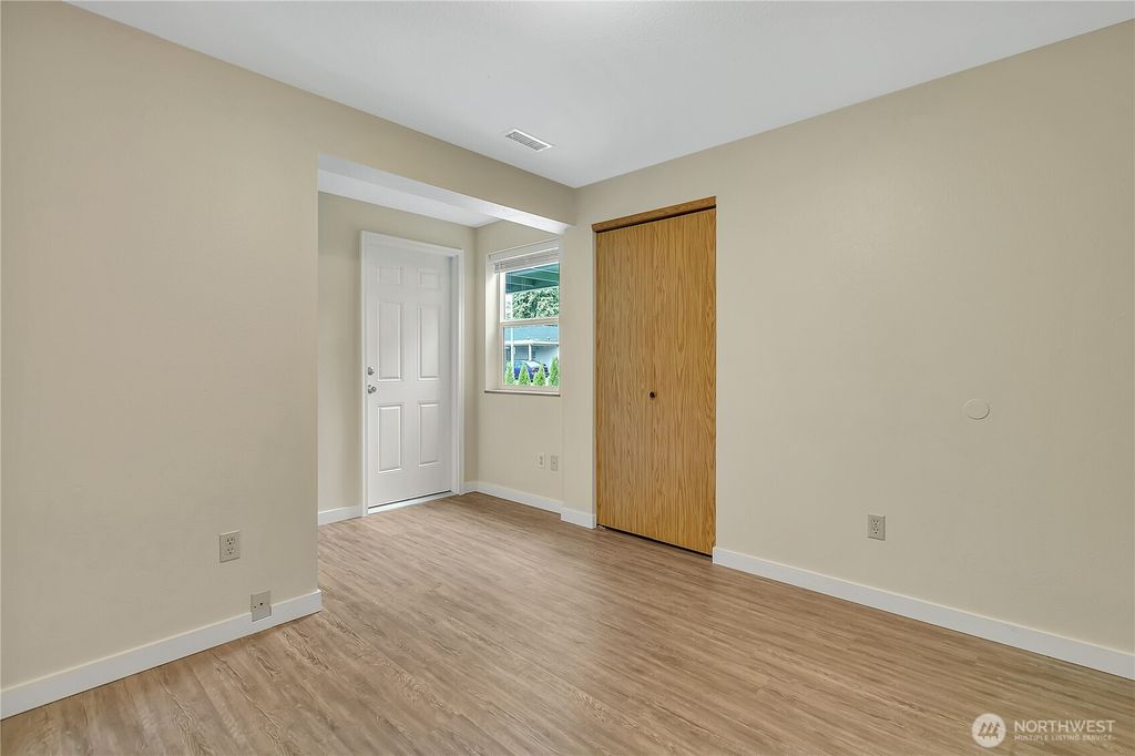 listing image 9362178198137661578