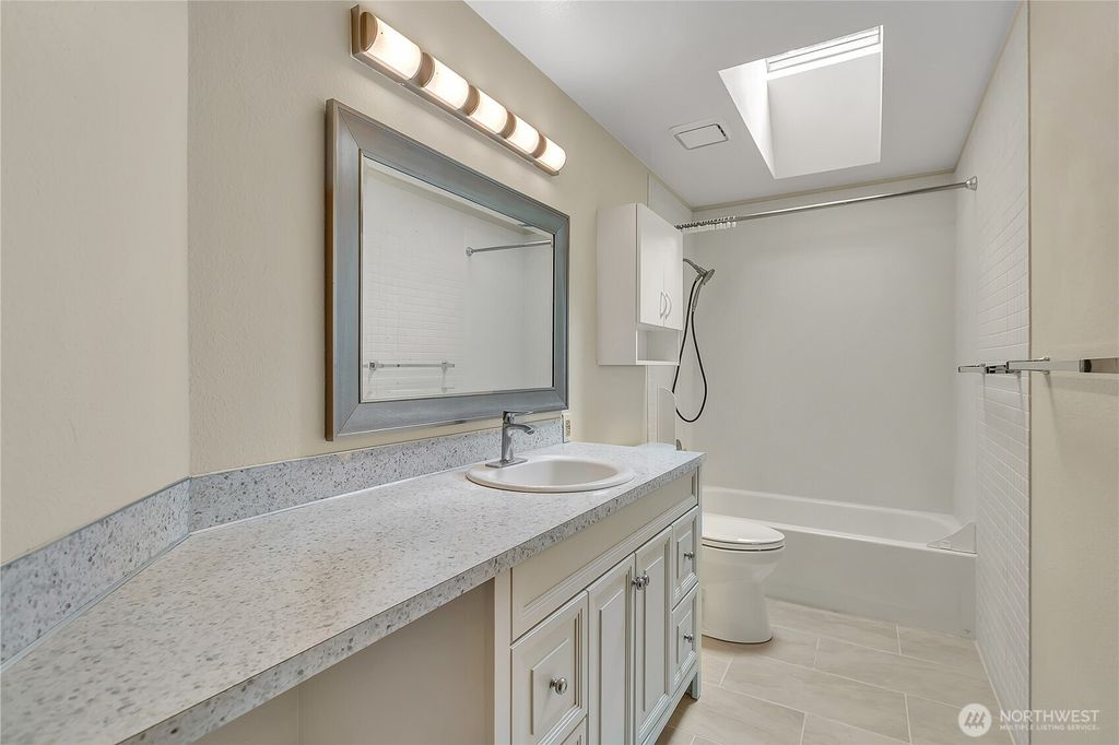 listing image 9365890206703376825