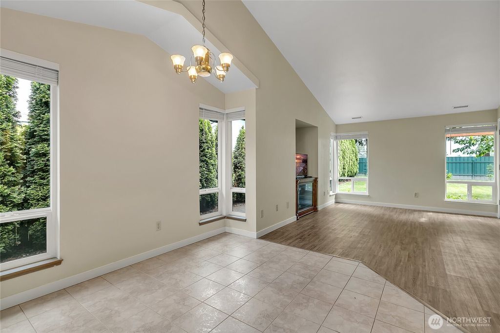 listing image 9368143759879634581