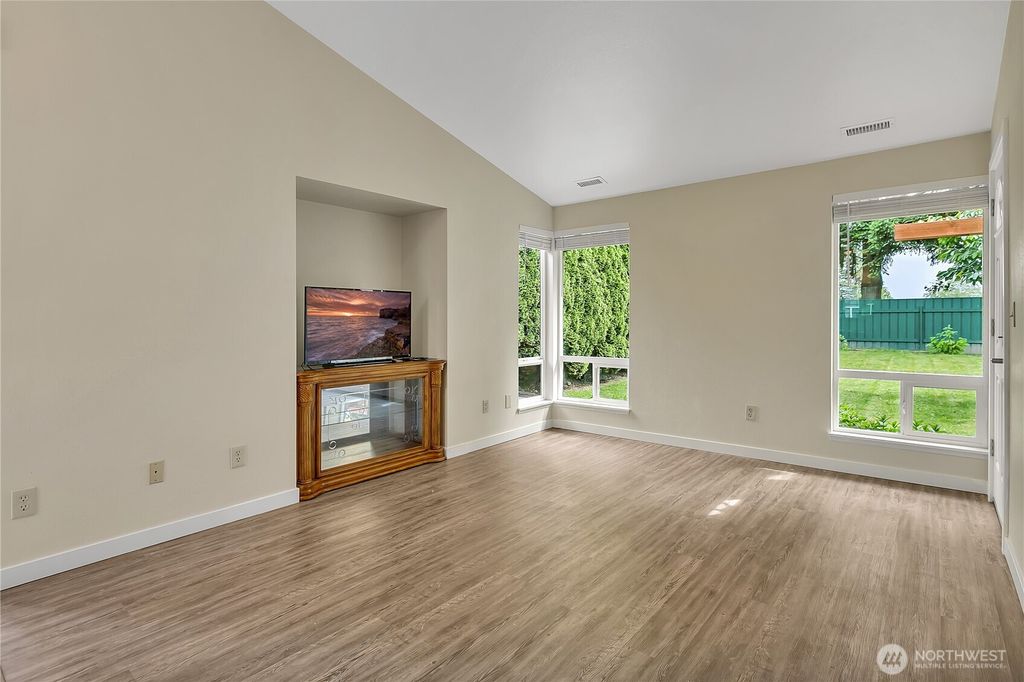 listing image 9363007393985320721