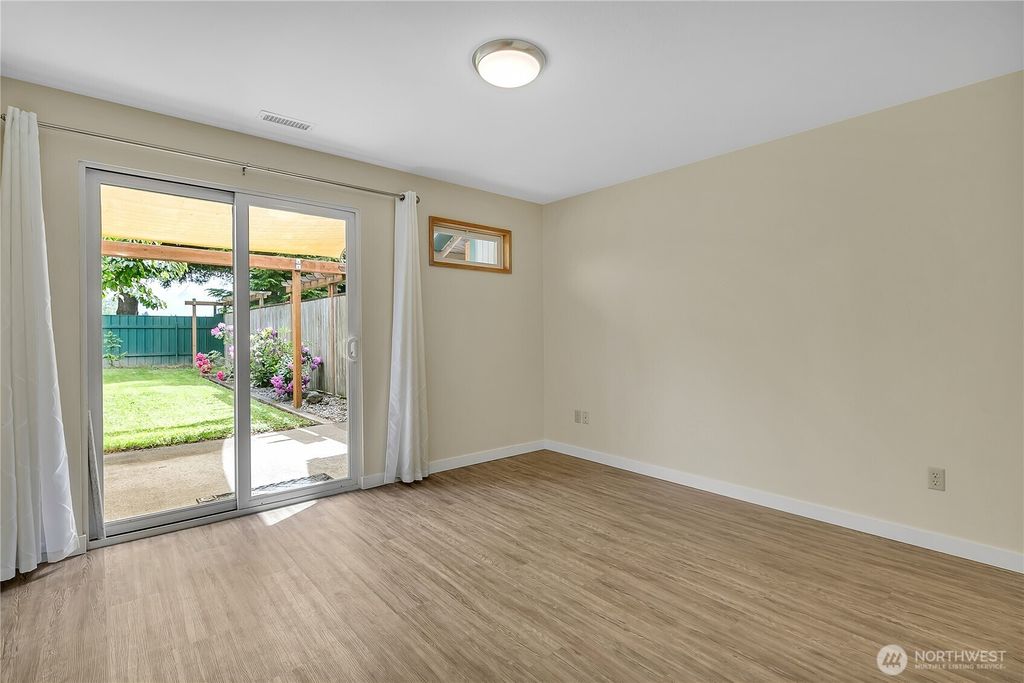 listing image 9368289905736981892