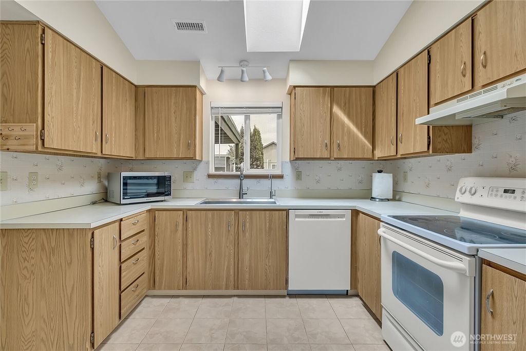 listing image 9369658913531403978
