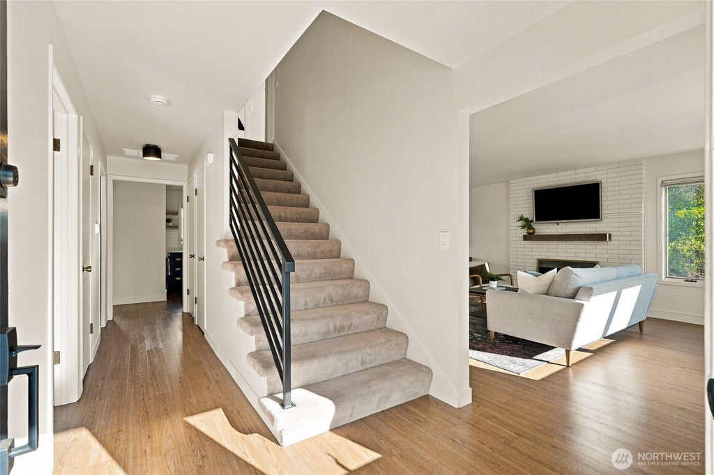 Photo of 502 3rd Avenue N, Edmonds, WA 98020 (MLS # 2569586)