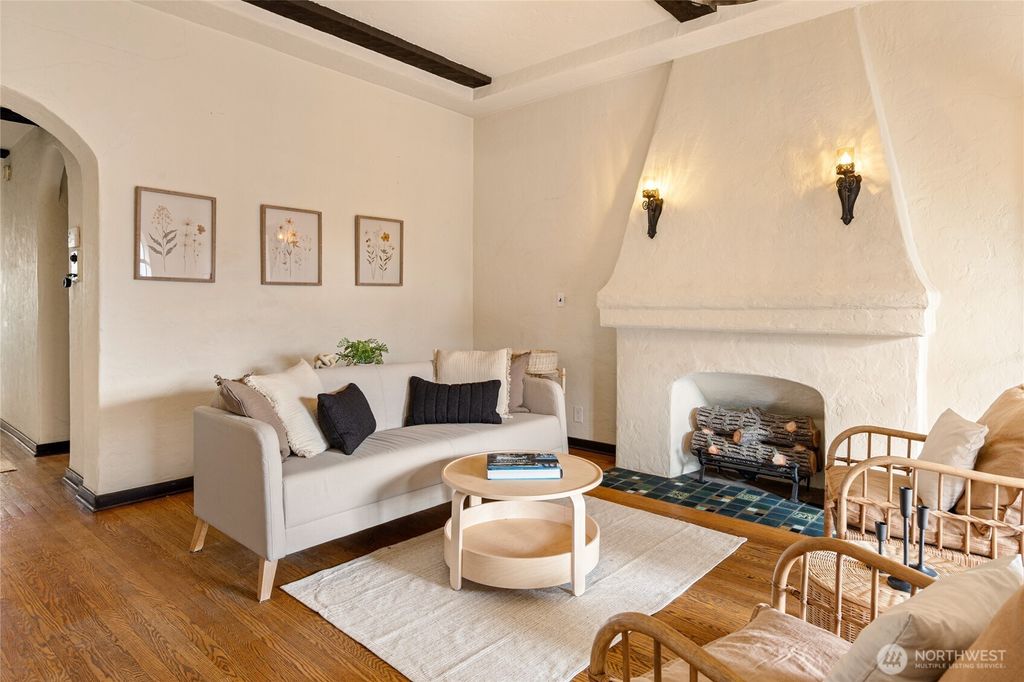 Photo of 1106 NE 42nd St #19, Seattle, WA 98105 (MLS # 2505857)