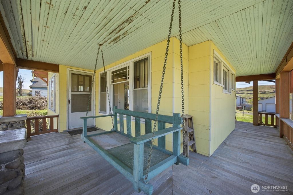 Photo of 170 S Church Street, Washtucna, WA 99371 (MLS # 2517377)