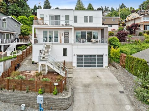 6720 Soundview Drive NE Tacoma WA 98422