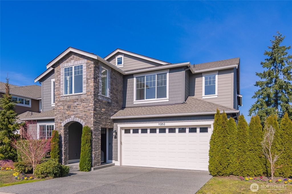 Photo of 11262 SE 61st Place, Bellevue, WA 98006 (MLS # 2486092)