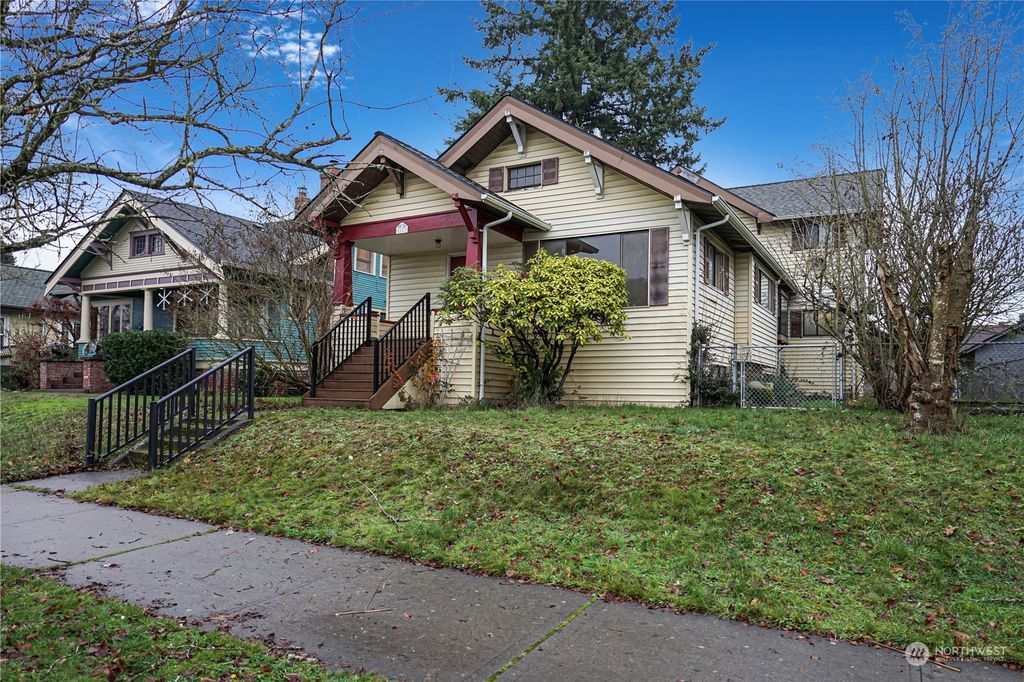 Photo of 1613 Baker Avenue, Everett, WA 98201 (MLS # 2184071)