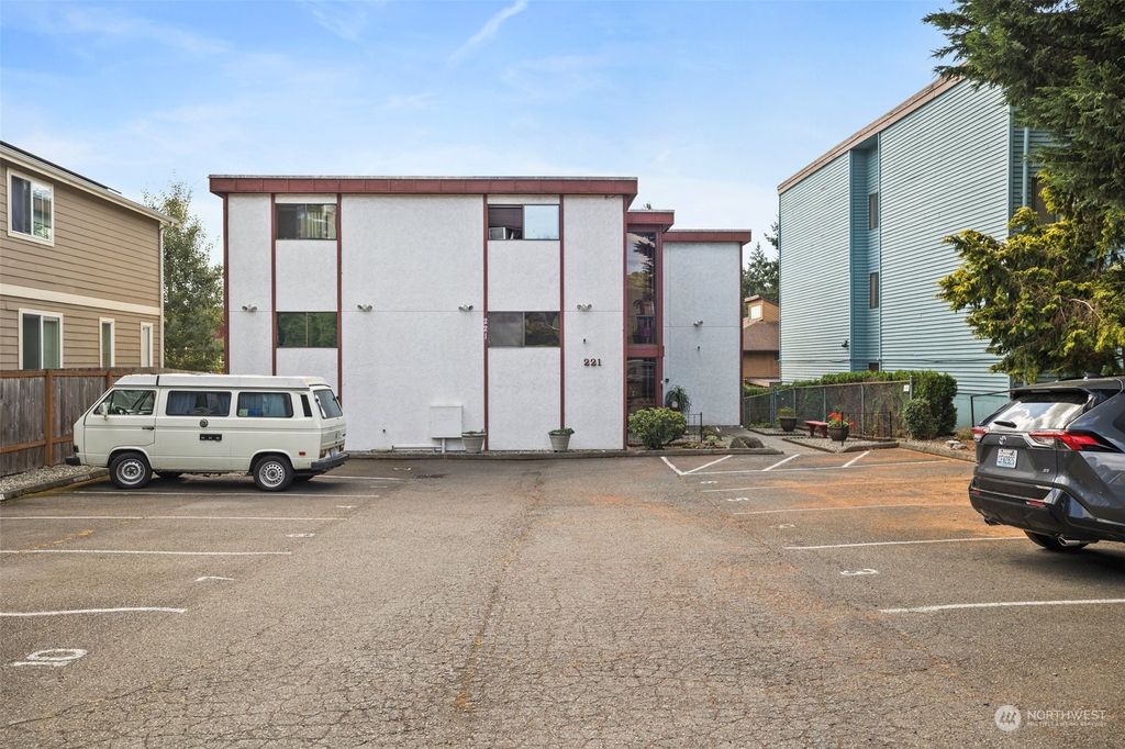 Photo of 221 SW 154th St St #3, Burien, WA 98166 (MLS # 2161635)