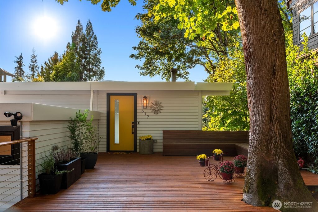 Photo of 617 33rd Avenue E, Seattle, WA 98112 (MLS # 2438464)