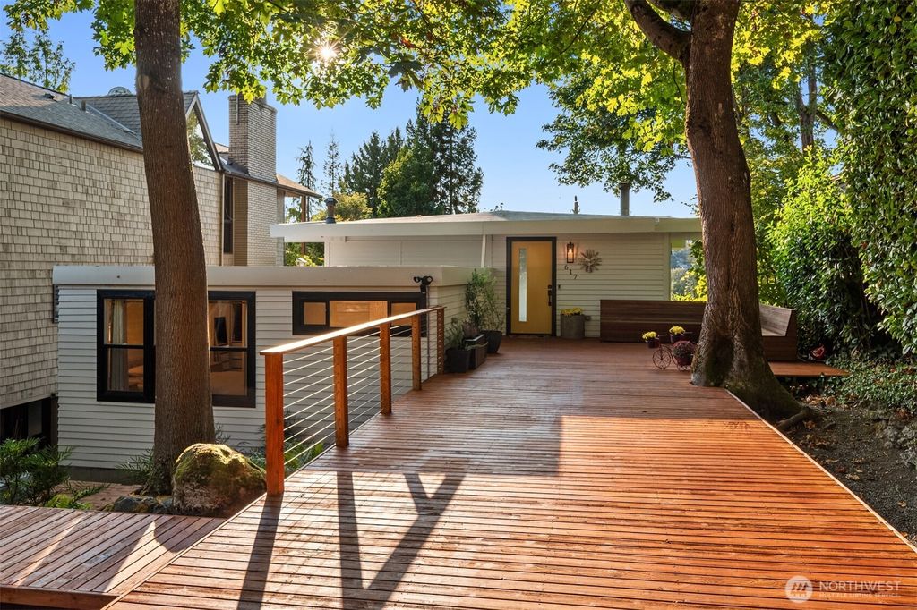 Photo of 617 33rd Avenue E, Seattle, WA 98112 (MLS # 2438464)