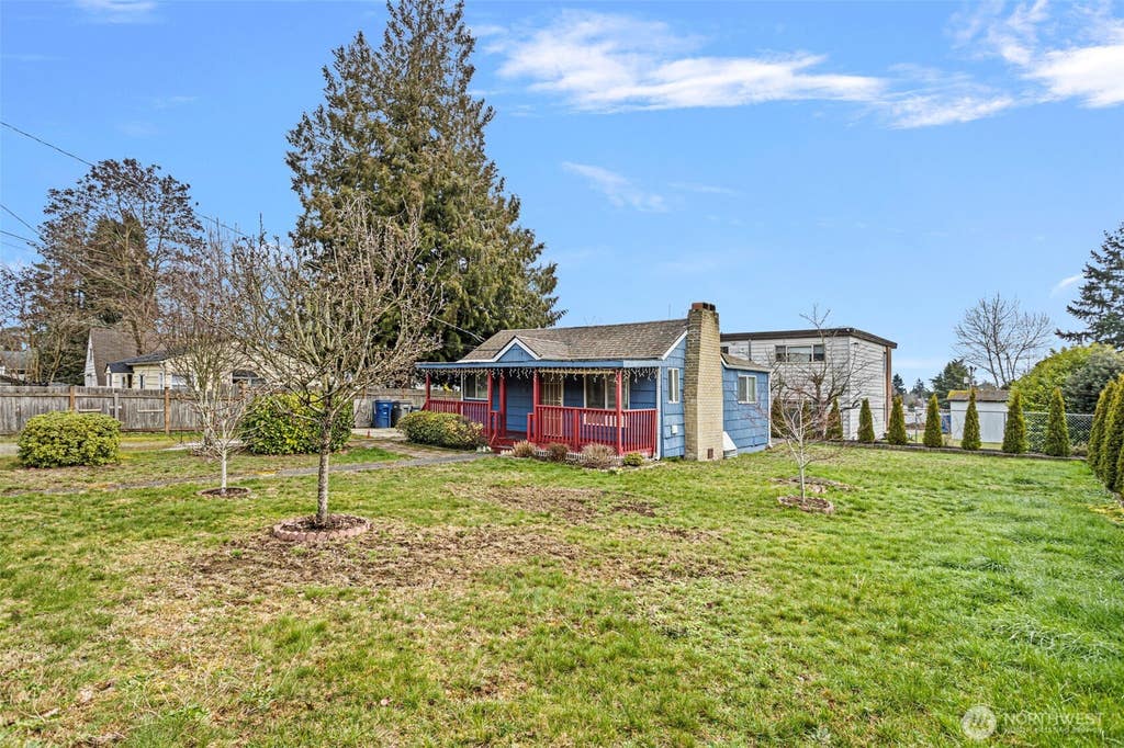Photo of 14118 37th Avenue S, Tukwila, WA 98168 (MLS # 2564851)