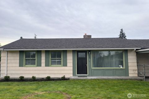 Photo of 860 111th Street S, Tacoma, WA 98444 (MLS # 2496968)