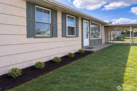 Photo of 860 111th Street S, Tacoma, WA 98444 (MLS # 2496968)