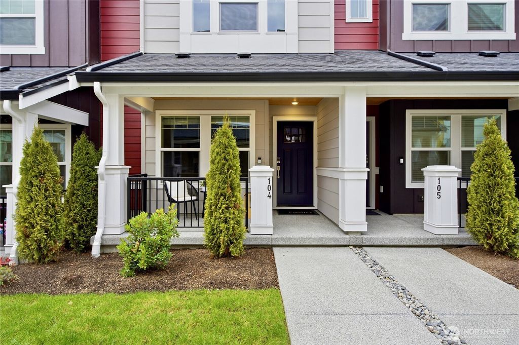 Photo of 19244 NE 69th Circle #104, Redmond, WA 98052 (MLS # 2472049)