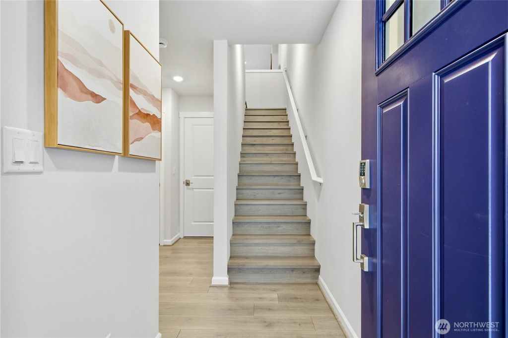 Photo of 19244 NE 69th Circle #104, Redmond, WA 98052 (MLS # 2472049)