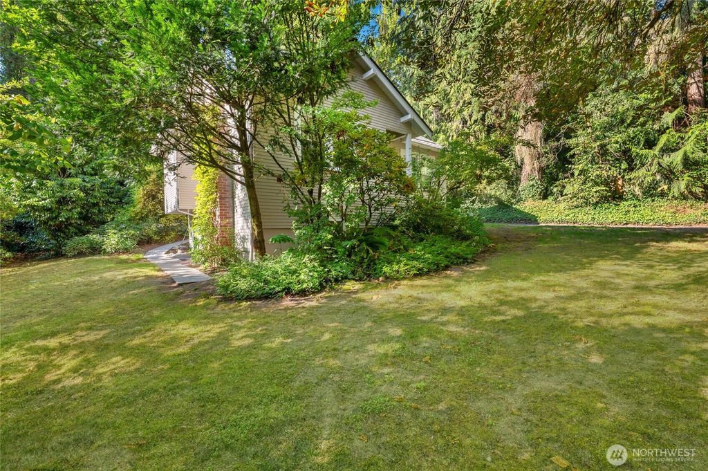 Photo of 18949 Forest Park Drive NE, Lake Forest Park, WA 98155 (MLS # 2426469)