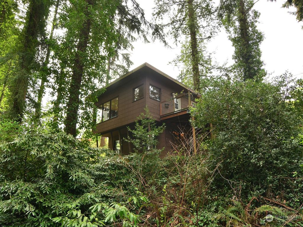 Photo of 231 NE 140th Street, Seattle, WA 98125 (MLS # 2064926)