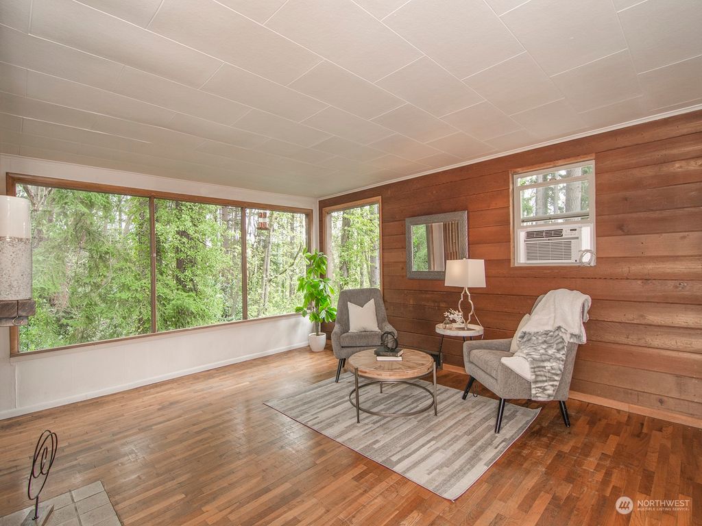 Photo of 231 NE 140th Street, Seattle, WA 98125 (MLS # 2064926)