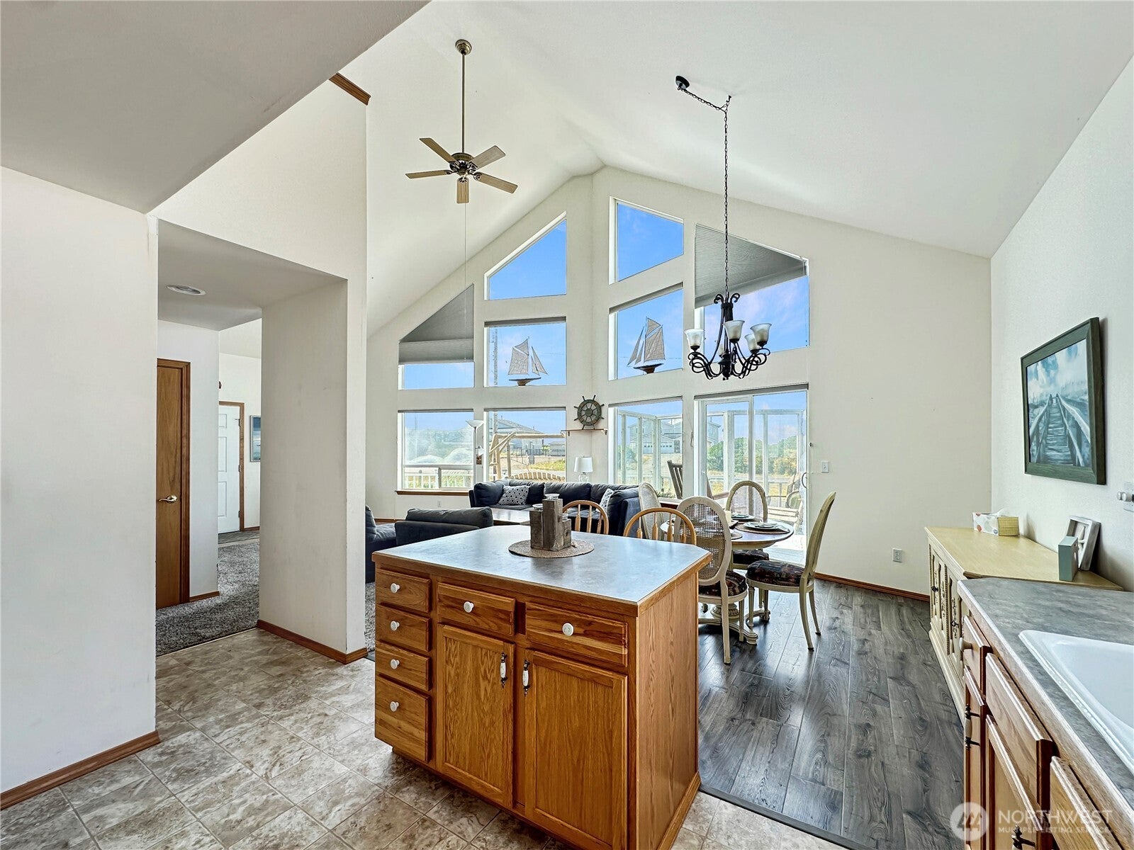 1050 Ocean Shores Boulevard