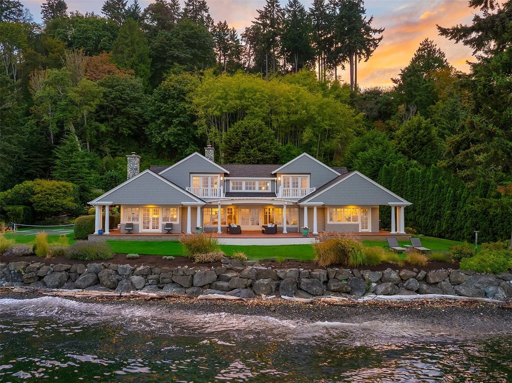 Photo of 5216 Rockaway Beach Road NE, Bainbridge Island, WA 98110 (MLS # 2596651)