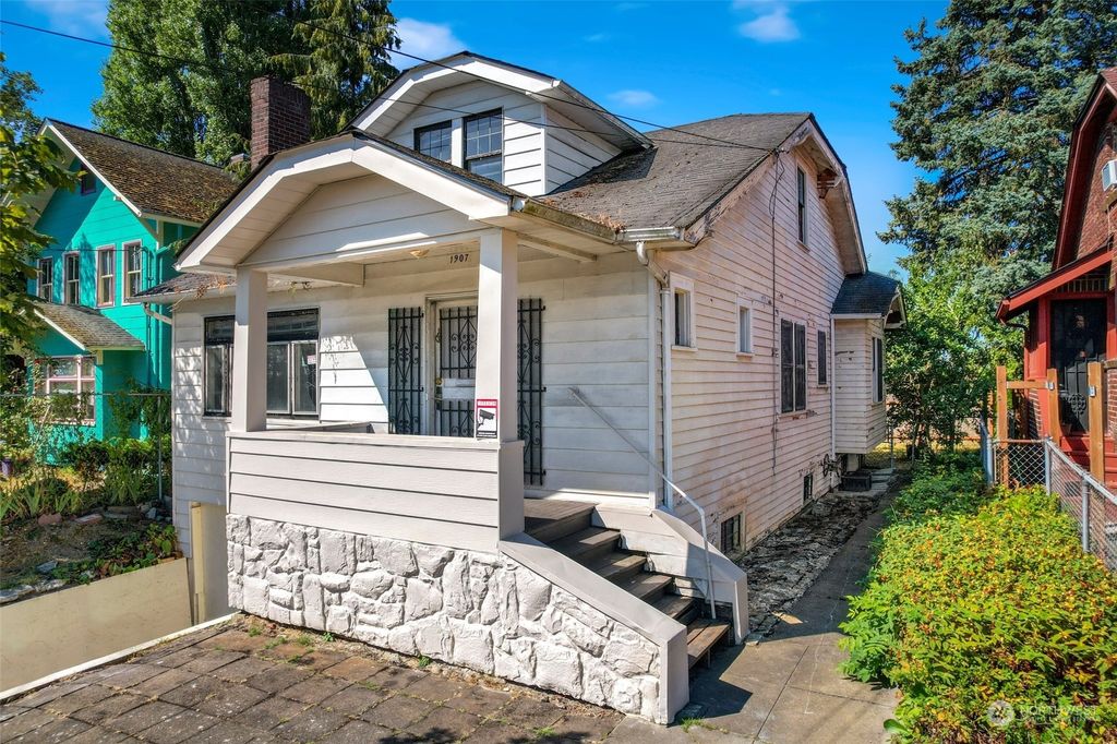 Photo of 1907 31st Avenue S, Seattle, WA 98144 (MLS # 2128719)