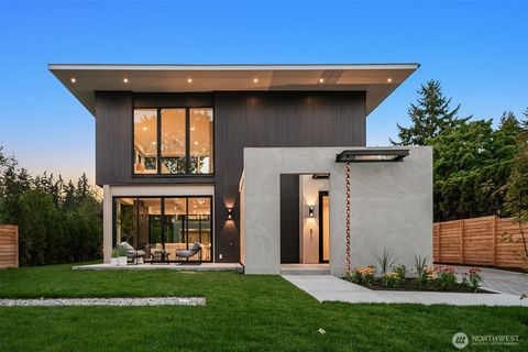 Photo of 7626 NE 10th Street, Medina, WA 98039 (MLS # 2452197)