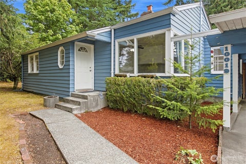 Photo of 10019 Oak Lane SW, Lakewood, WA 98499 (MLS # 2585063)