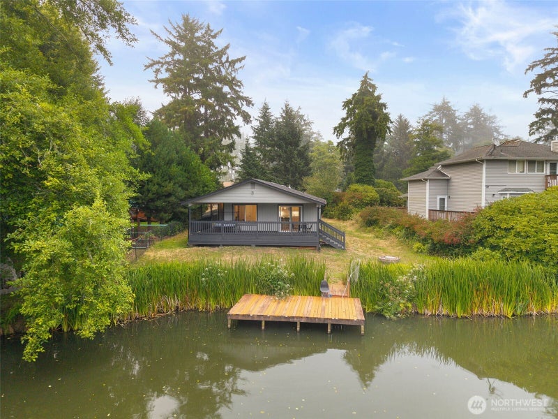791 Duck Lake Drive SE