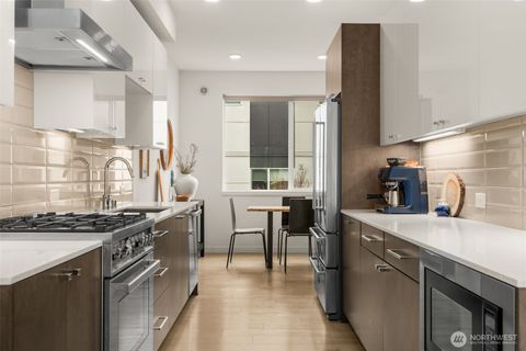 Photo of 1638 20th Avenue #B, Seattle, WA 98122 (MLS # 2486154)