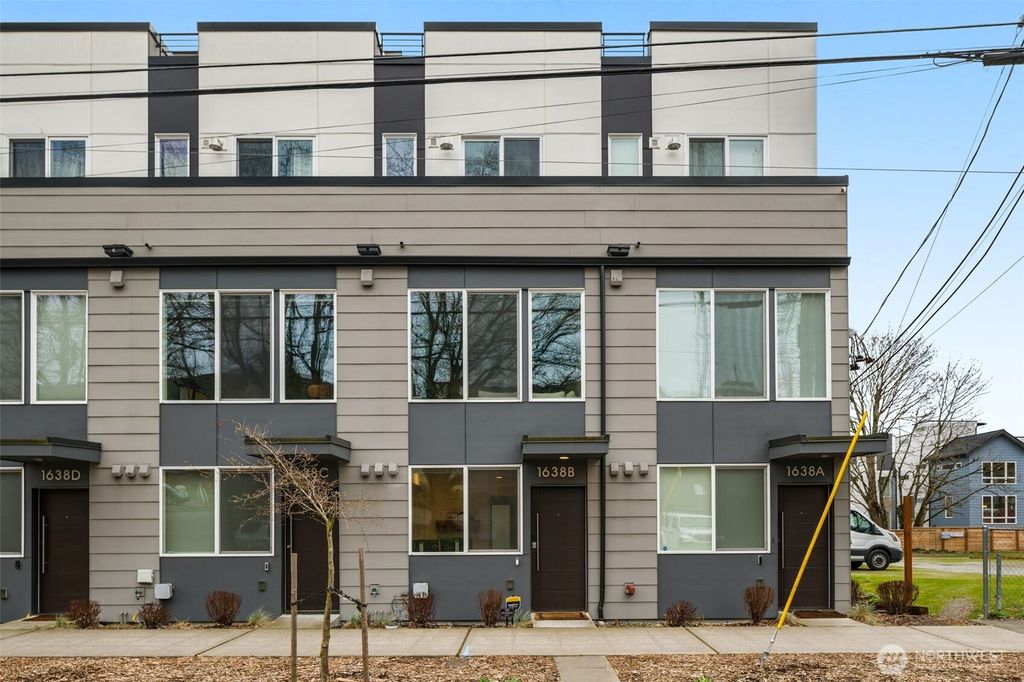 Photo of 1638 20th Avenue #B, Seattle, WA 98122 (MLS # 2486154)