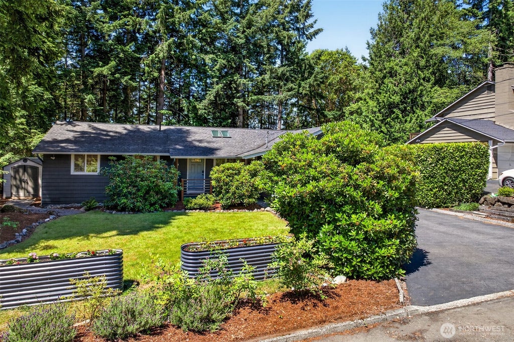 Photo of 12845 109th Avenue NE, Kirkland, WA 98034 (MLS # 2540294)