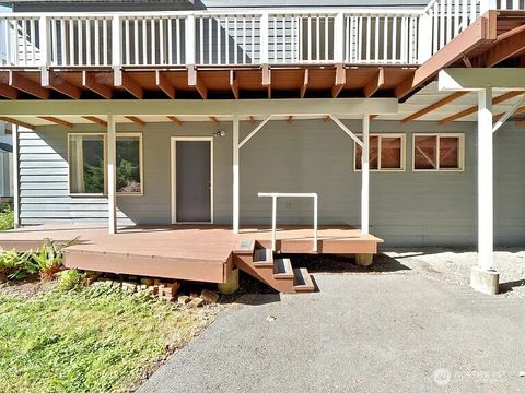 Photo of 721 Crown Drive #2, Everett, WA 98203 (MLS # 2446462)