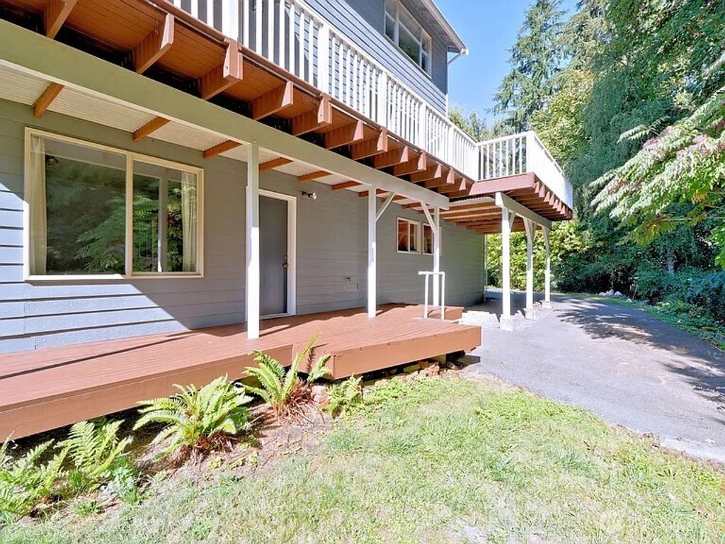 Photo of 721 Crown Drive #2, Everett, WA 98203 (MLS # 2446462)
