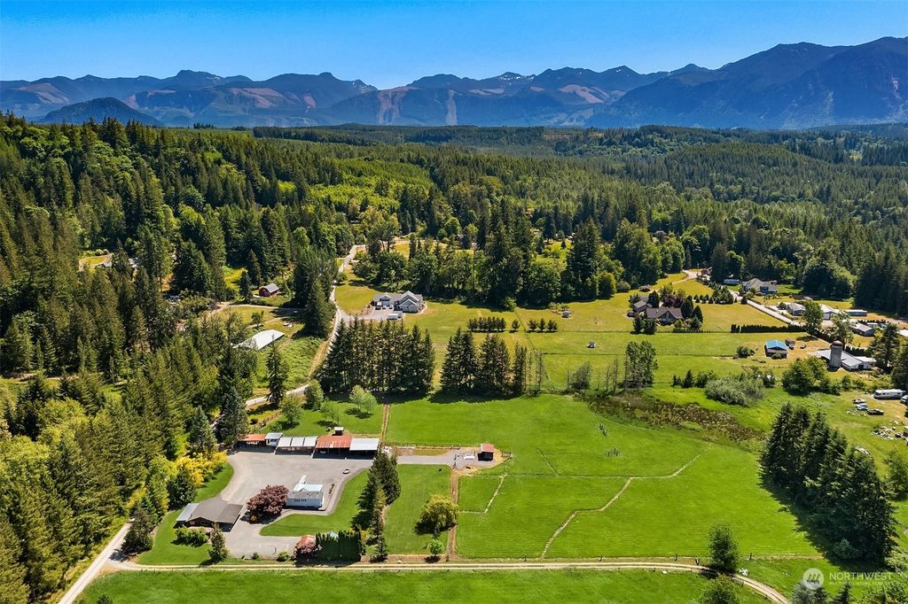 Photo of 38229 SE 45th Place, Snoqualmie, WA 98065 (MLS # 2078289)