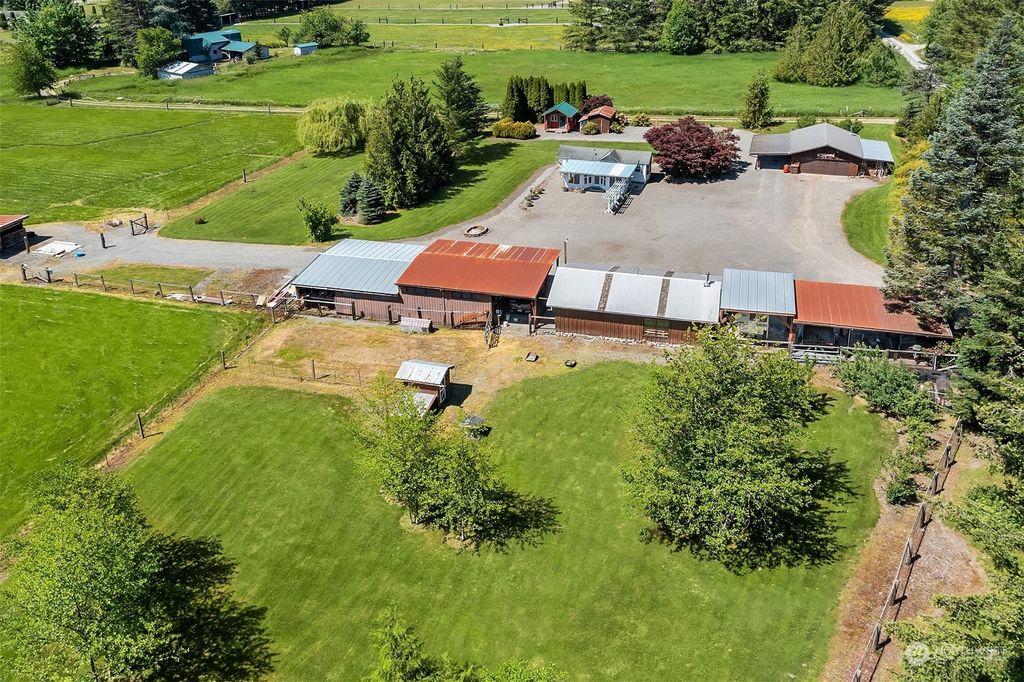 Photo of 38229 SE 45th Place, Snoqualmie, WA 98065 (MLS # 2078289)