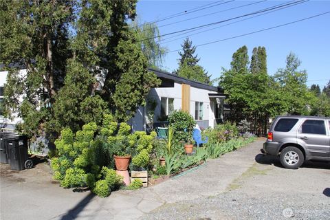 Photo of 2110 NE 85th Street, Seattle, WA 98115 (MLS # 2506572)