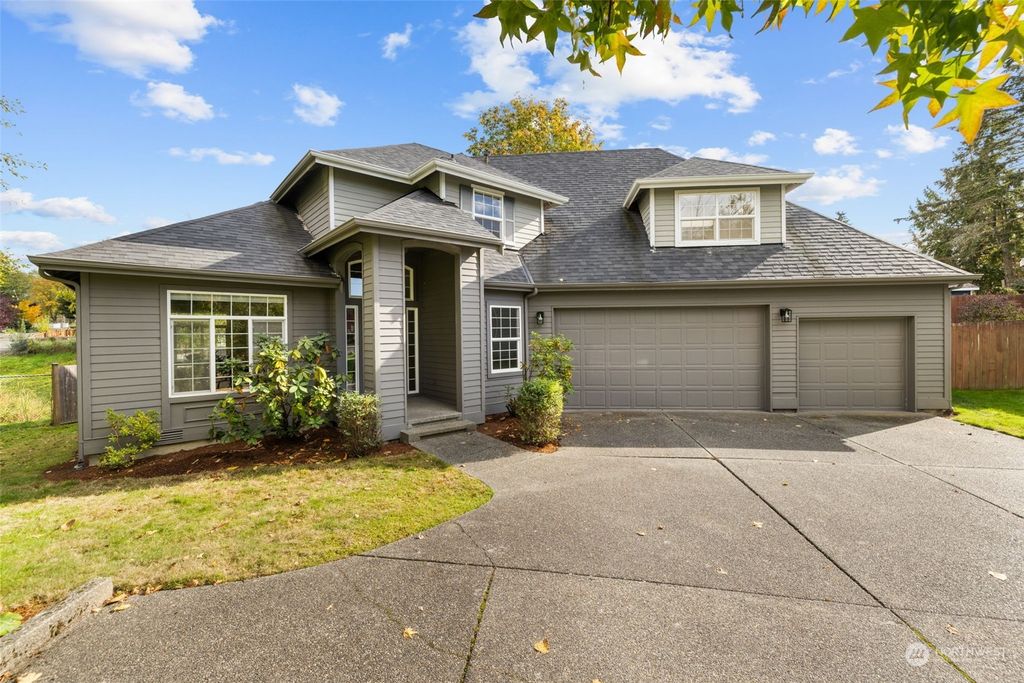Photo of 7239 NE 147th Place, Kenmore, WA 98028 (MLS # 2303172)