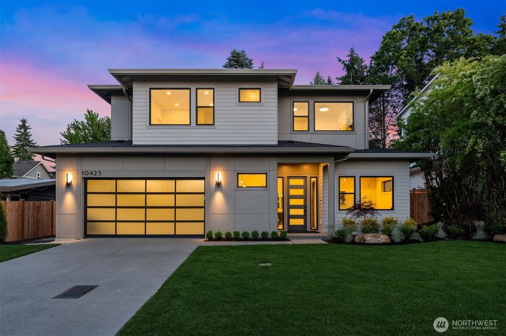 Photo of 10425 NE 28th Place, Bellevue, WA 98004 (MLS # 2391237)