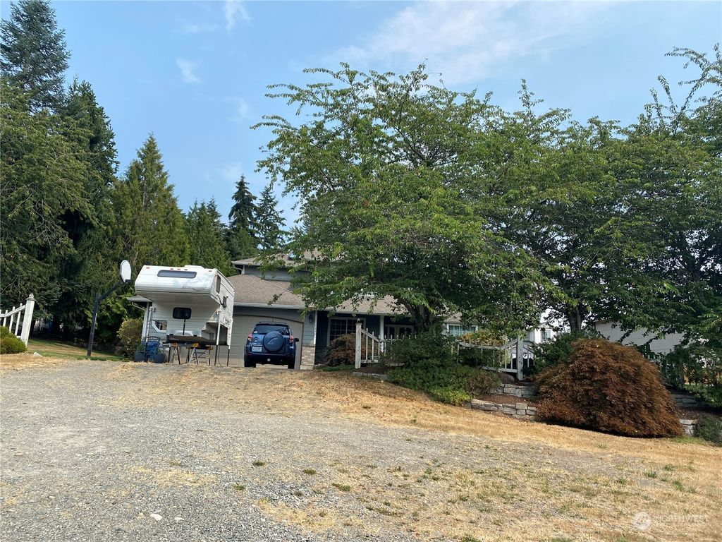 Photo of 13405 SE 236th Place, Kent, WA 98042 (MLS # 2302742)