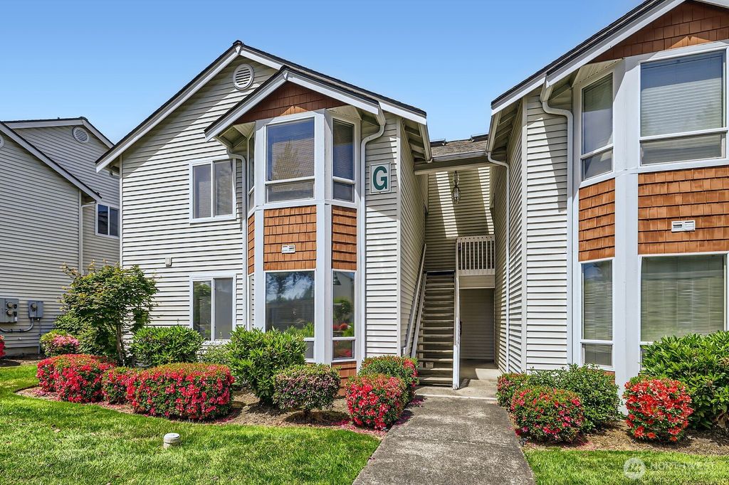 Photo of 800 96th Avenue NE #G201, Lake Stevens, WA 98258 (MLS # 2382080)