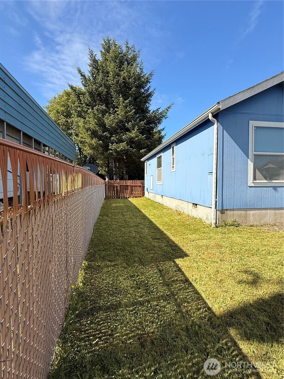 881 Magellan Avenue NE