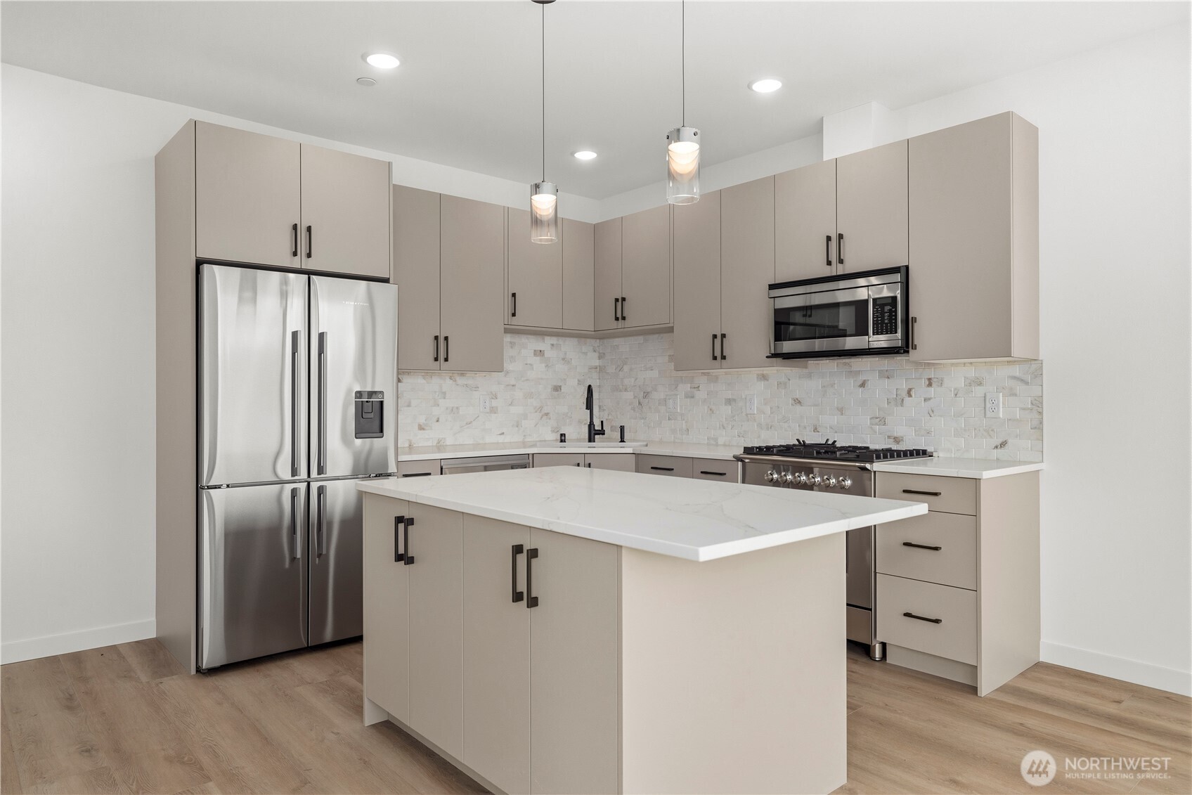 6538 Latona Avenue NE