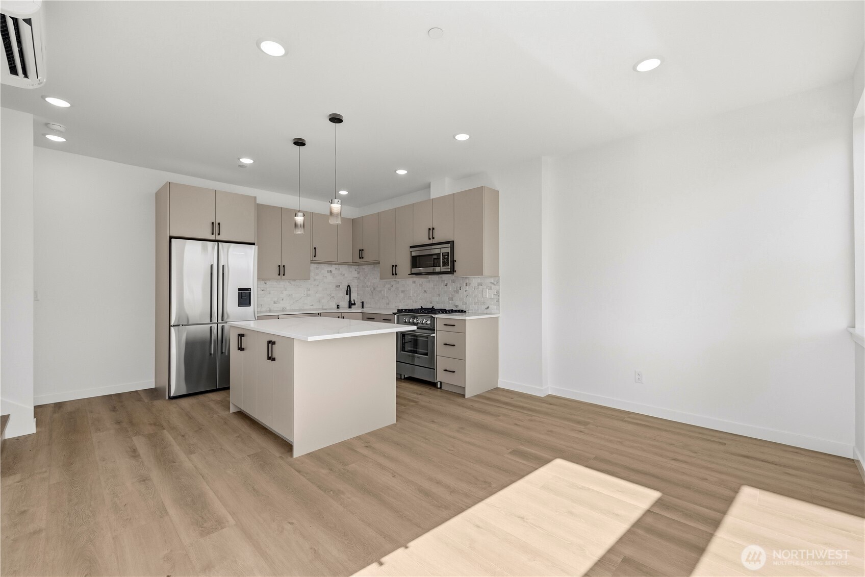 6538 Latona Avenue NE